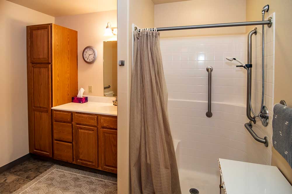 Laramie WY - Spring Wind - bathroom