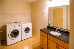 Bismarck ND - Overlook - laundry