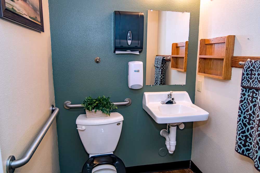 Columbus NE - Bathroom