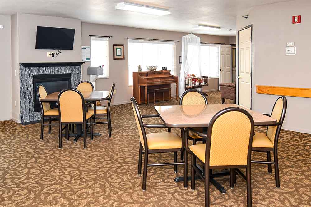Sioux Falls Memory Care SD dining room