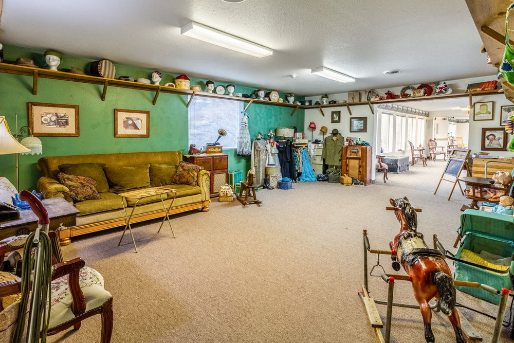 Rapid City Grandma's-Attic Room