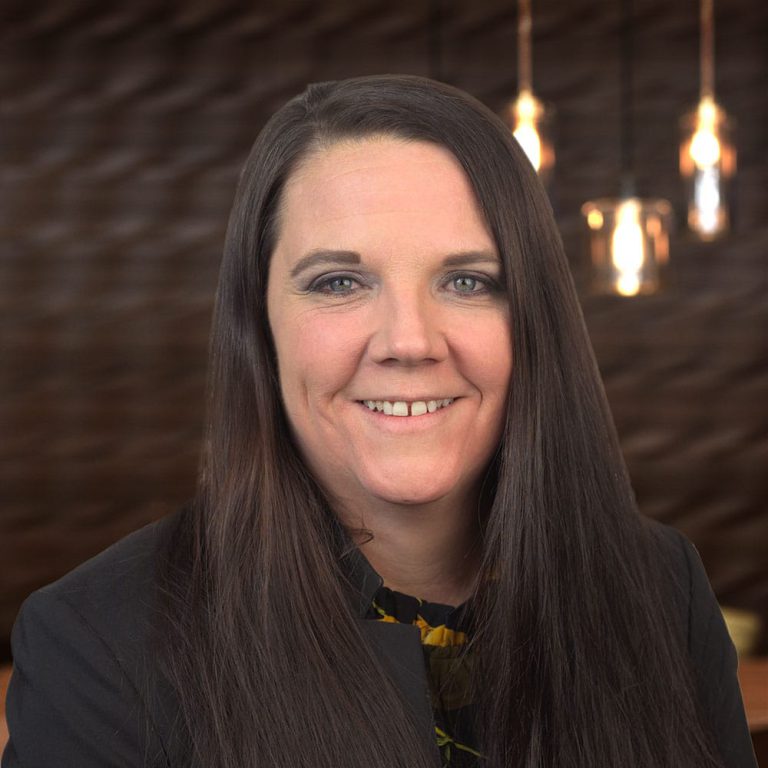 Jennifer Davis headshot